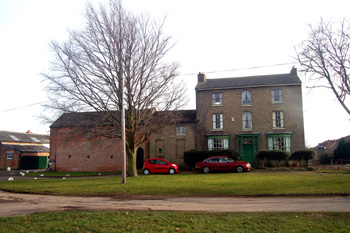 Caldecote House and Farm March 2010